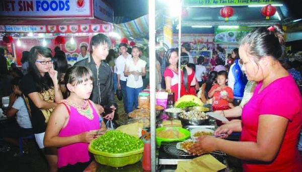 Rộn ràng Festival bánh tráng Trảng Bàng